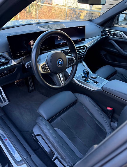 BMW i4 6 of 10