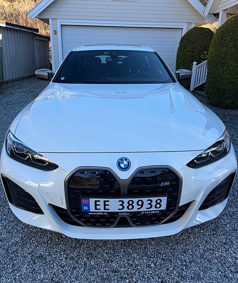 BMW i4 2 of 10