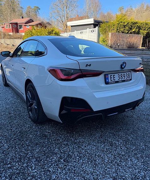 BMW i4 3 of 10