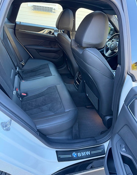 BMW i4 8 of 10