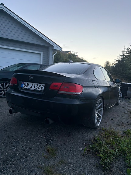 BMW 320d 4 of 6