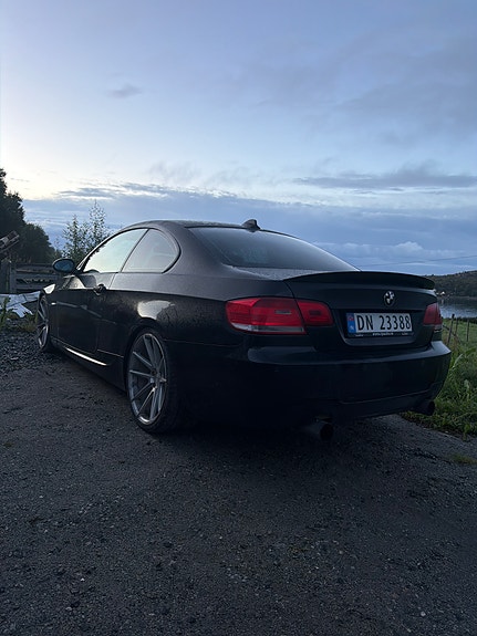 BMW 320d 3 of 6
