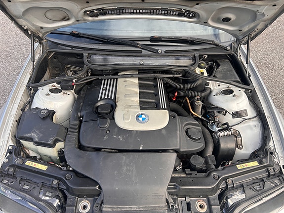 BMW 330d 8 of 11