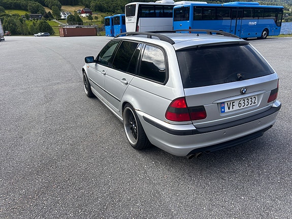 BMW 330d 6 of 11