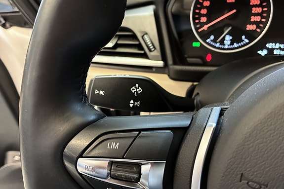 BMW 225xe 22 of 25