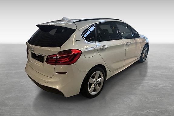 BMW 225xe 7 of 25