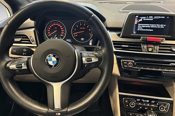 BMW 225xe 16 of 25