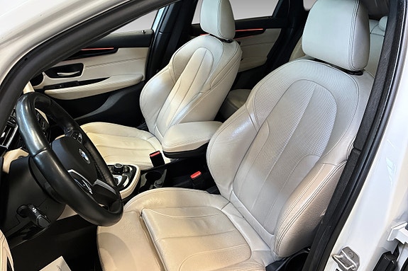 BMW 225xe 11 of 25