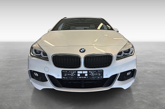 BMW 225xe 3 of 25