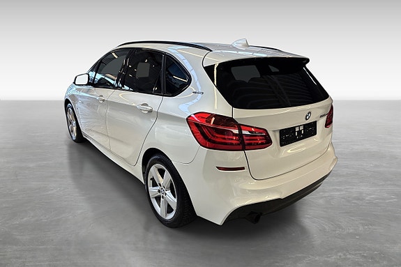 BMW 225xe 9 of 25