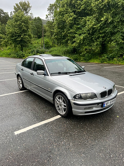 BMW 318i 7 of 15