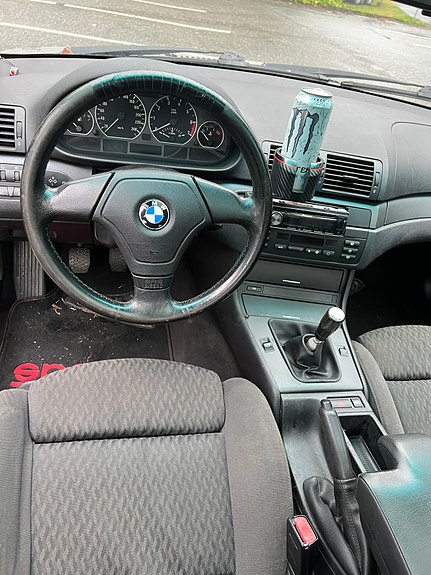 BMW 318i 10 of 15