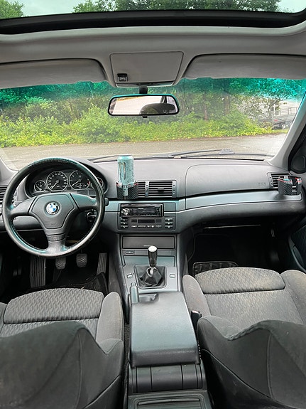 BMW 318i 12 of 15