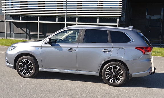 Mitsubishi Outlander 3 of 30