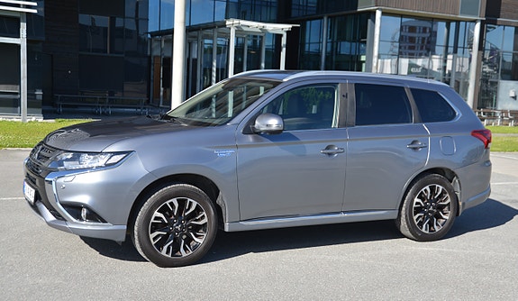 Mitsubishi Outlander 2 of 30