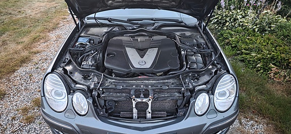 Mercedes-Benz E280 8 of 9