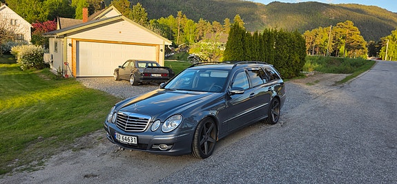 Mercedes-Benz E280 3 of 9