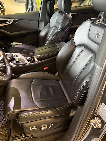 Audi Q7 3 of 5