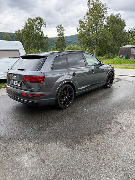 Audi Q7 5 of 5