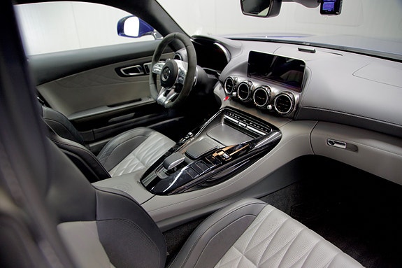 Mercedes-Benz AMG GT C 15 of 26
