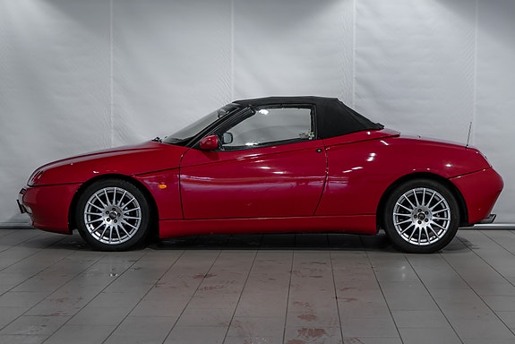 Alfa Romeo Spider 5 of 25
