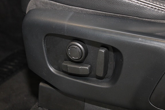 Land Rover Discovery 16 of 30