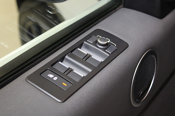Land Rover Discovery 14 of 30