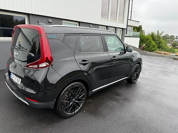 Kia e-Soul 3 of 5
