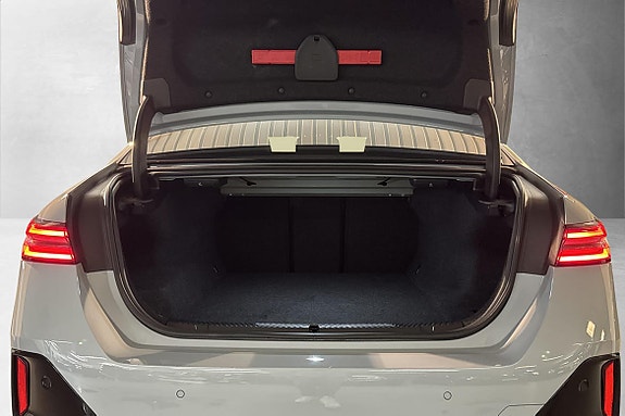 BMW i5 20 of 21