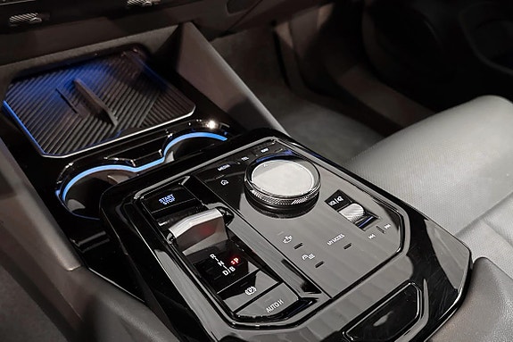 BMW i5 11 of 21