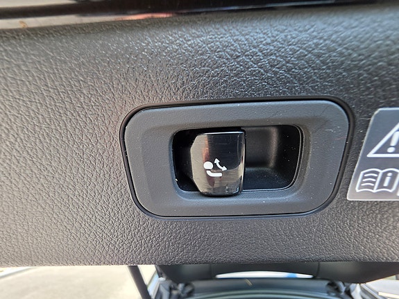 Mercedes-Benz EQS580 9 of 25