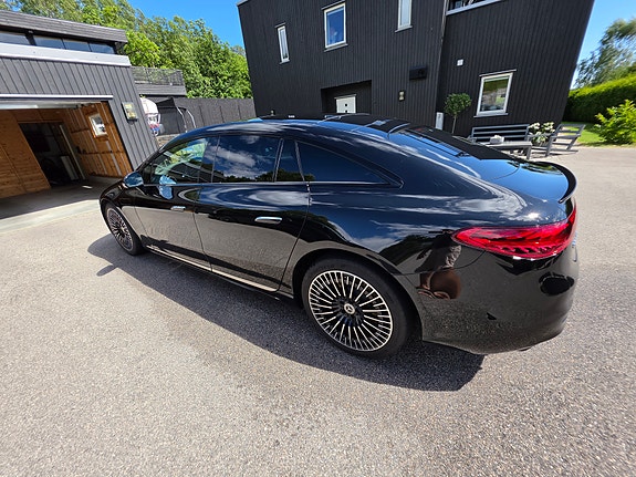 Mercedes-Benz EQS580 7 of 25