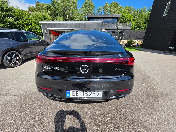 Mercedes-Benz EQS580 6 of 25