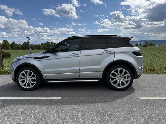 Land Rover Range Rover Evoque 11 of 22