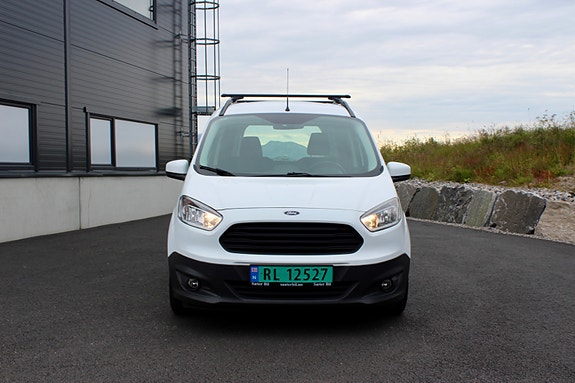 Ford Transit Courier 2 of 5