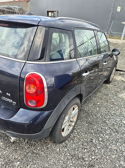 MINI Countryman Cooper D 3 of 5
