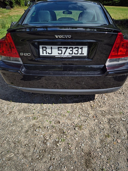 Volvo S60 3 of 5