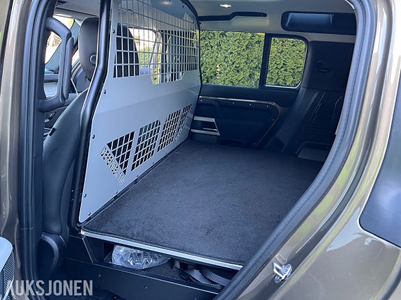 Land Rover defender 17 of 30