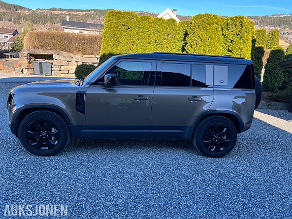 Land Rover defender 3 of 30