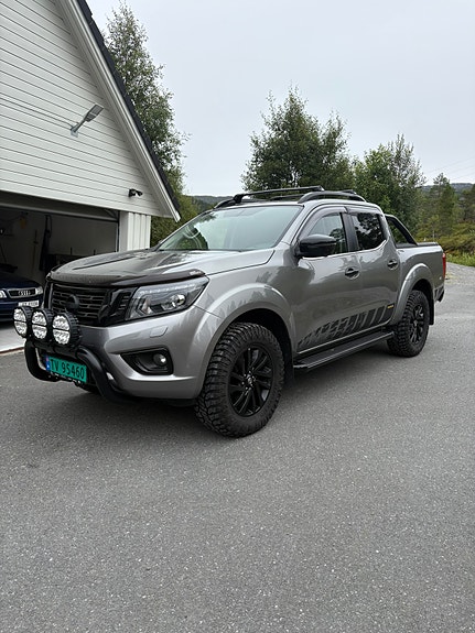 Nissan Navara 2 of 9