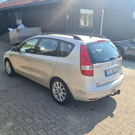Hyundai i30 2 of 10