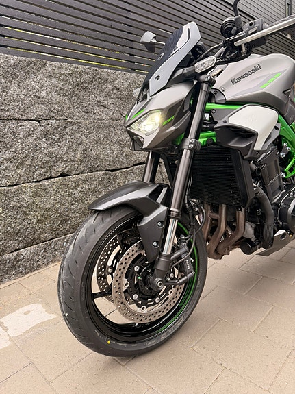 Kawasaki Z 900 4 of 11