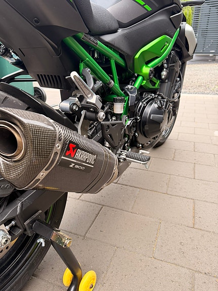 Kawasaki Z 900 7 of 11