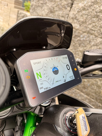 Kawasaki Z 900 6 of 11