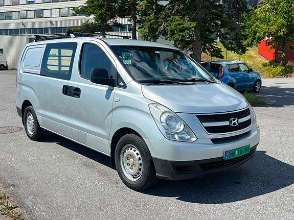 Hyundai H-1 3 of 5