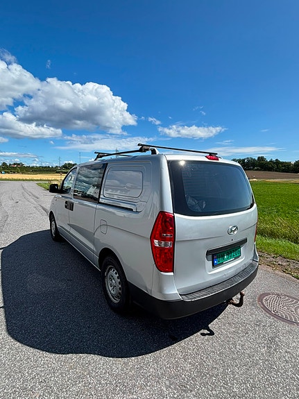 Hyundai H-1 5 of 5