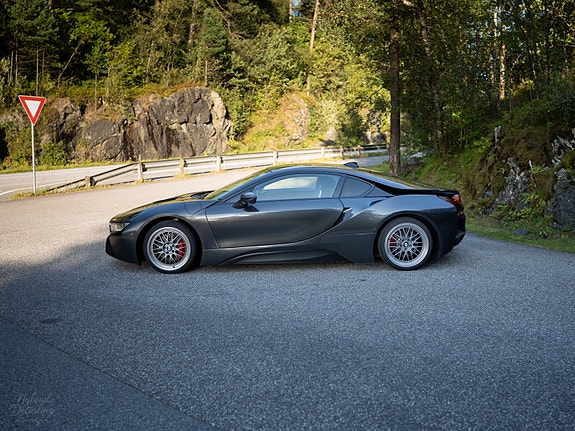 BMW i8 7 of 15