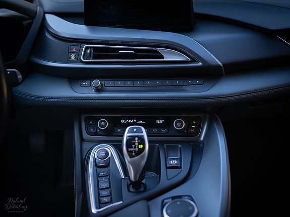 BMW i8 13 of 15