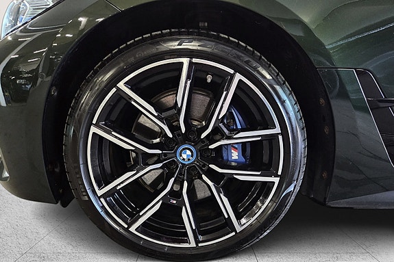 BMW i4 28 of 30