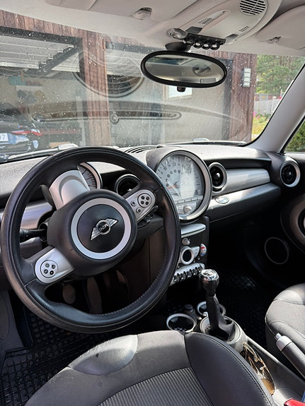 MINI Cooper 5 of 5